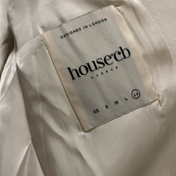 Feather trim oversized crepe blazer house of CB size L+ - Picture 4 of 6